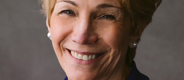 Mayor Jean Barclay Headshot